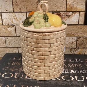 Vintage 1970’s Basket Weave Fruit Daisys On Top Canister